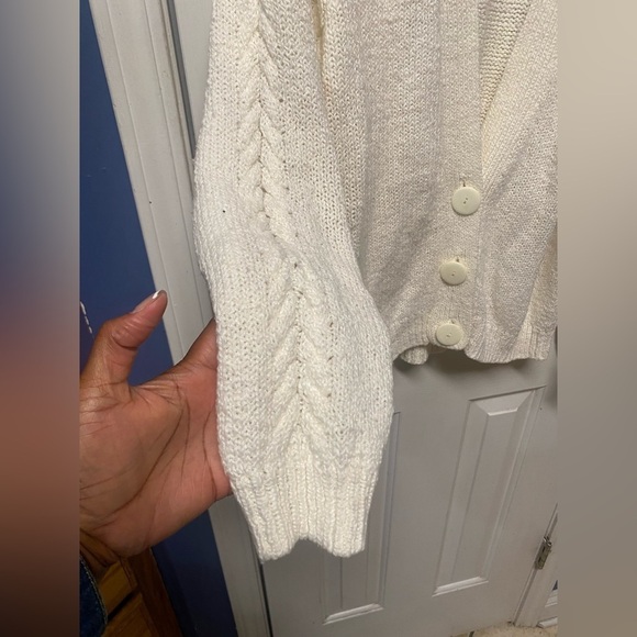 TOI Women's V Neck Big Button Cable Knit Cardigan Sweater Creme L - Picture 2 of 7